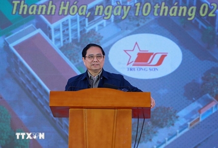 PM launches construction of inter-level school, hands out Tet gifts in Thanh Hoa